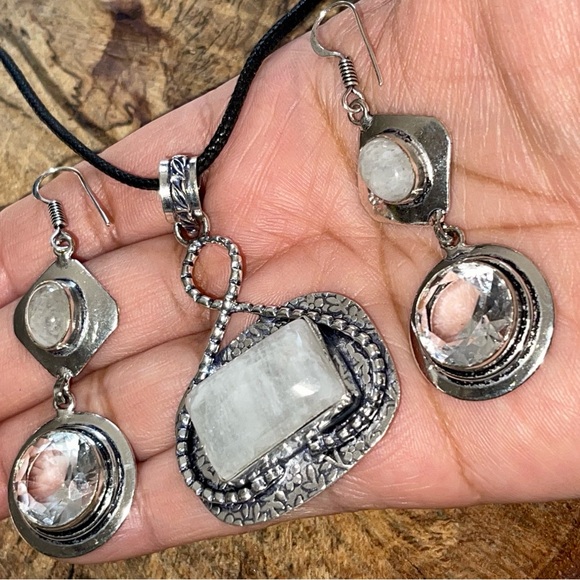 Rainbow Moonstone Pendant & Earrings Set - Picture 3 of 14